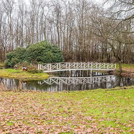 Semesterbostad 5 Star In *